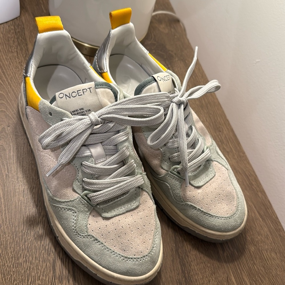 Oncept Phoenix sneaker